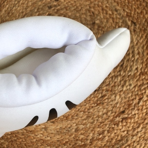 Plush White Glove Toy - Picture 5 of 5